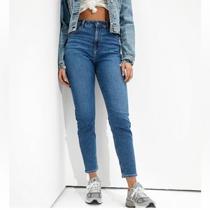 AE High rise Mom Straight Jean